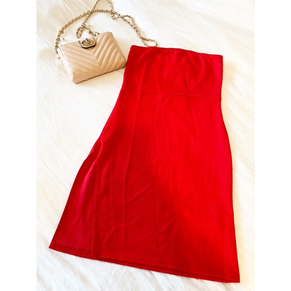 BRAND NEW WITH TAGS Red Pretty Little Thing Dress - Picture 4 of 4